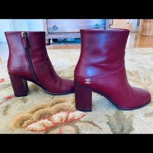 Burgundy CHANEL booties 38.5 worn once